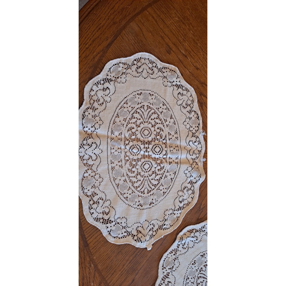 12 Quaker Lace oval placemats cotton poly blend - Picture 3 of 7